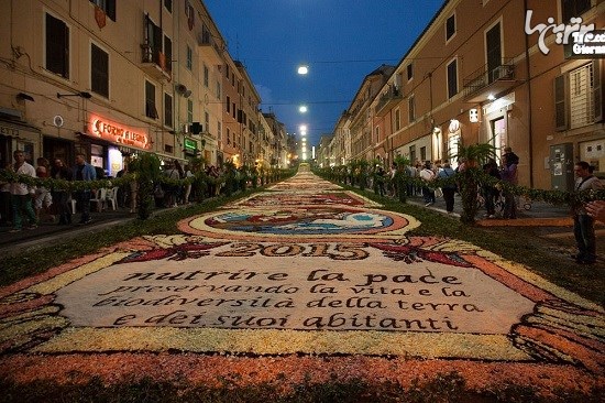 فستیوال فرش‌های گل در ایتالیا
