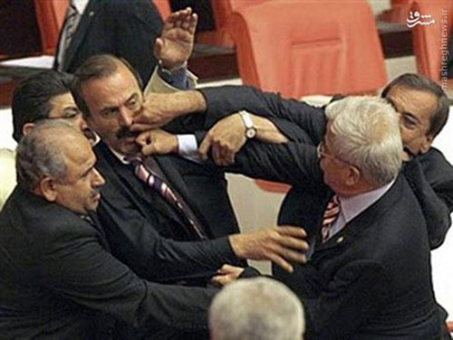عکس: بزن بزن نمایندگان پارلمان ترکیه!