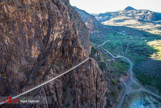 هیجان عبور از ترسناک‌ ترین پل معلق ایران