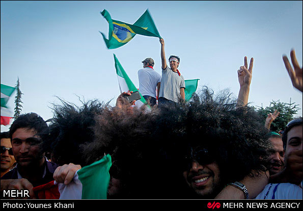 عکس: پایکوبی با طعم جام جهانی در شهر (2)