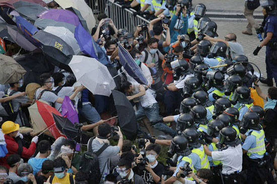 عکس: انقلاب چتری!
