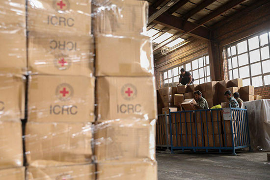 کمک های صلیب سرخ به زلزله زدگان کرمانشاه