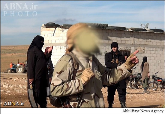 تصاویری از سلاخی 4 مرد توسط داعش (18+)