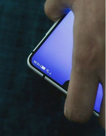 تصویری از گوشی بدون حاشیه شرکت شارپ