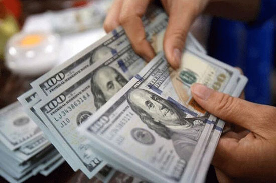 ریزش هراسناک ارزش ریال همچنان ادامه دارد