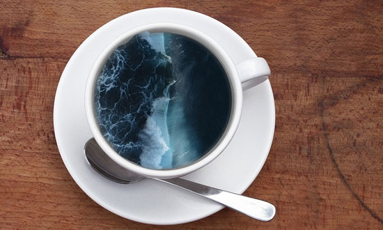 عکس: موج‌ها و کهکشان‌ها در فنجان چای