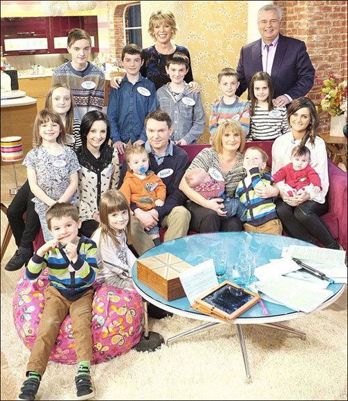 پرجمعیت ترین خانواده بریتانیا با 18 فرزند!