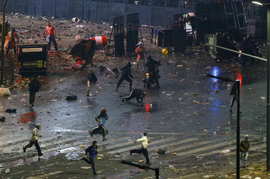عکس: آشوب در پی شکست آرژانتین