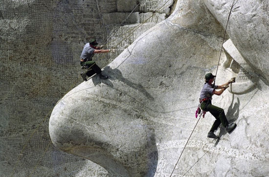 به مناسبت 75 سالگی بنای یادبود عظیم راشمور