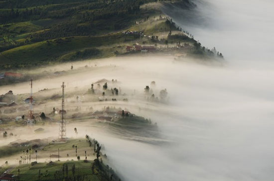 عکس شگفت انگیز و رویایی از سونامی ابرها