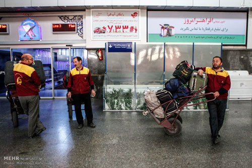 مسافران نوروزی در ایستگاه قطار +عکس