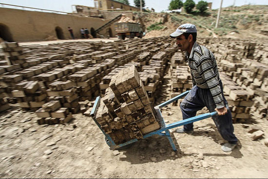 عکس: کارگران کوره آجرپز خانه