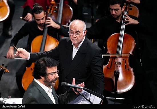 افتخاری آثار قدیمی‌اش را با ارکستر ملی خواند