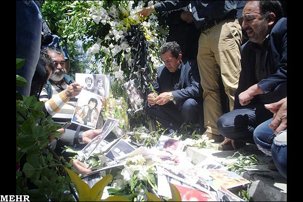 مجموعه عکس:مراسم خاکسپاری ایرج قادری