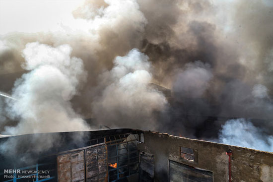 عکس: آتش سوزی در خیابان فدائیان اسلام