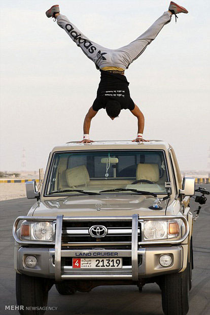 ژیمناستیک خیابانی در دوبی! +عکس
