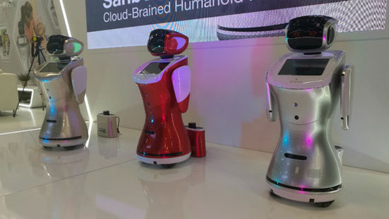 معرفی یک ربات احساساتی در نمایشگاه برلین