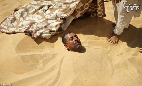 عکس: سونای شن داغ در مصر
