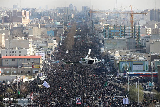 حماسه بی‌نظیر مردم تهران از نمای برج آزادی