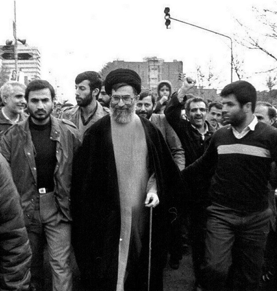 ۳۷ سال قبل؛ رهبر انقلاب در راهپیمایی ۲۲بهمن