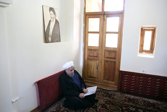 روحانی در بیت امام(ره) در خمین