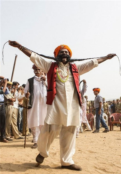 مسابقه بلندترین سبیل هندوستان! +عکس