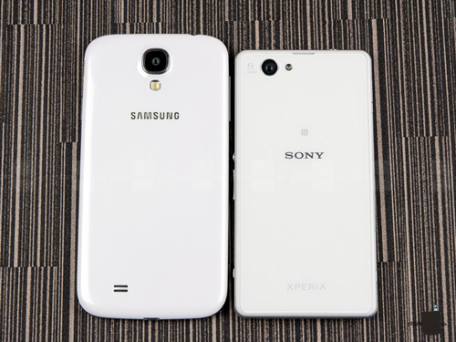 مقایسه Xperia Z1 سونی با Galaxy S4 سامسونگ