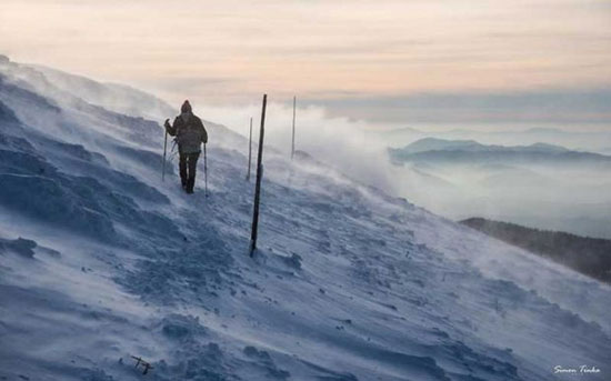 قرارهای عاشقانه یک زوج ماجراجو بر فراز کوه‌ها برفی