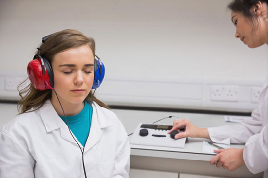 شنوایی سنجی؛ کاربردها، روش‌ها و تفاوت آن با شنوایی شناسی