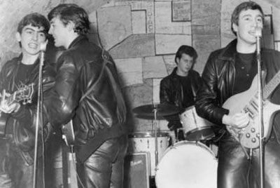 حراج اولین قرارداد رسمی گروه بیتلز +عکس