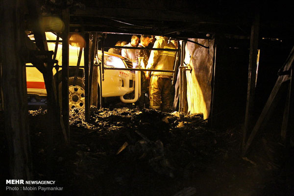 تصادف مرگبار نفتکش با اتوبوس در سنندج‎