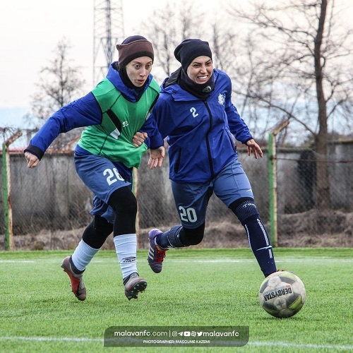 تصاویری از زنان فوتبالی انزلی در مستطیل سبز