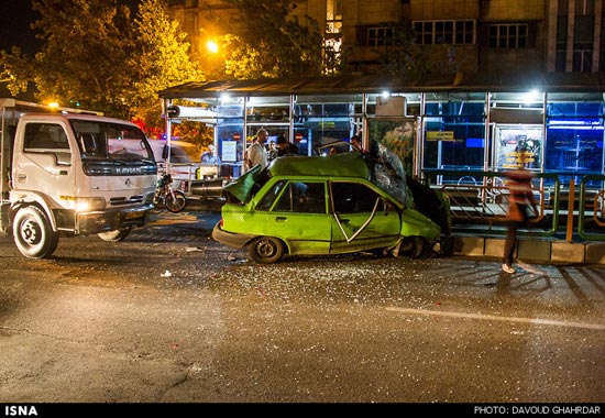 عکس: تصادف شدید پراید در خیابان انقلاب