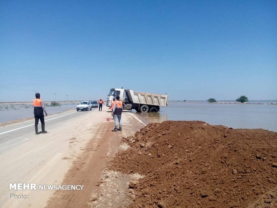 بخش‌هایی از جاده خرمشهر - اهواز به زیر آب رفت