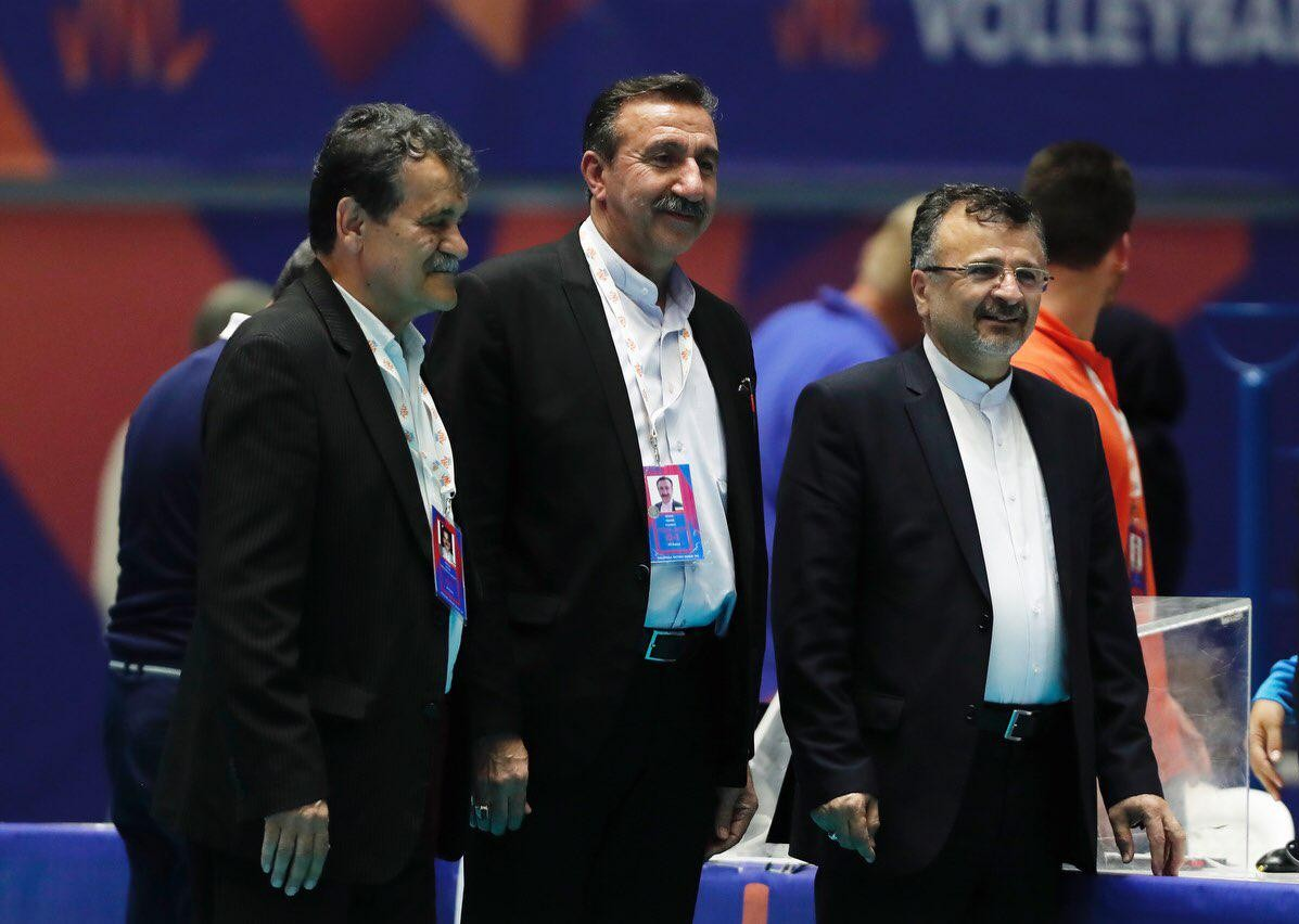حضور در انتخابات، ارجح‌تر از آبروی والیبال ایران