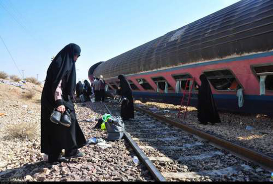 تصاویری از خروج قطار مسافری اهواز-مشهد از خط