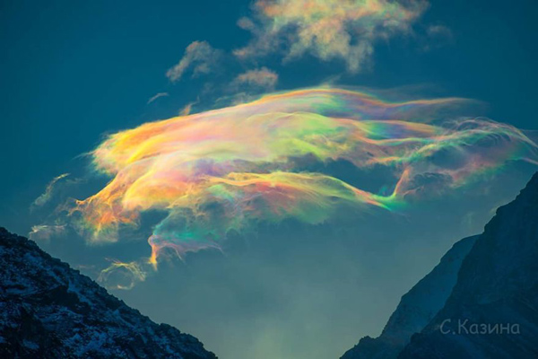 تصاویر عجیب از ابر‌های رنگین‌کمانی در سیبری