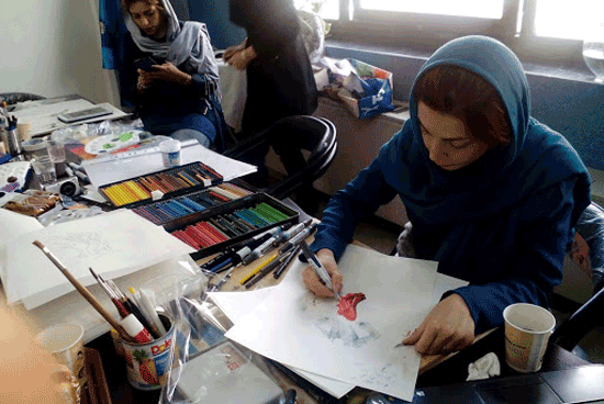 آموزشگاه طراحی لباس در تهران، چه ویژگی‌هایی لازم است؟