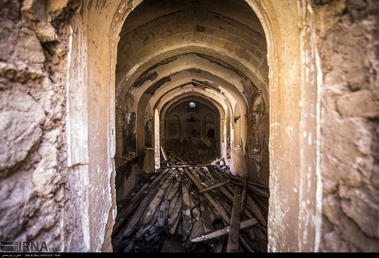 تخریب کاخ سرهنگ آباد در اردستان
