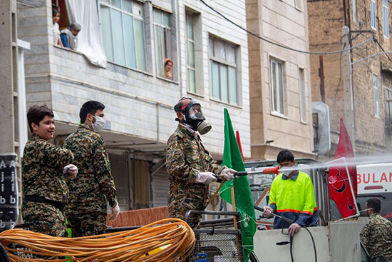 ضدعفونی کردن معابر توسط بسیج در تهران