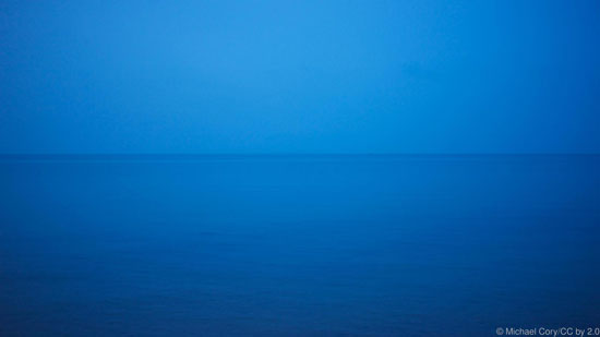 آیا دریا واقعا آبی رنگ است؟