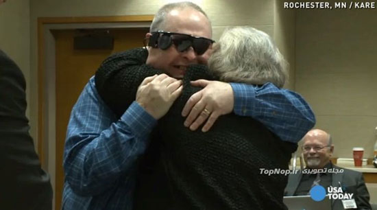 مرد نابینا بعد از یک دهه همسرش را دید