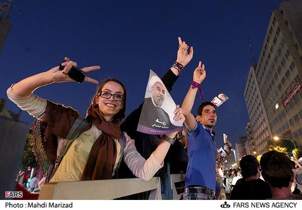 عکس: شادی مردم پس از پیروزی روحانی (4)