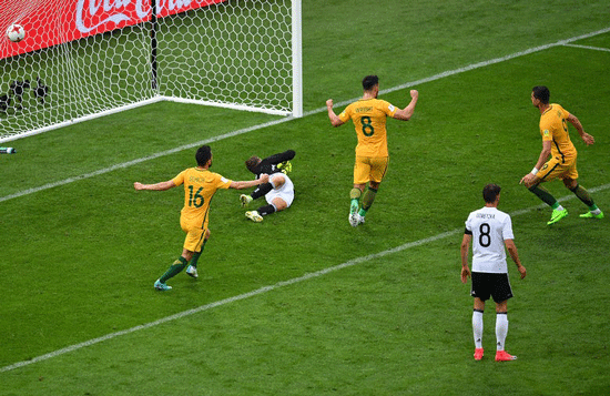پیروزی دشوار آلمان برابر استرالیا در گام اول