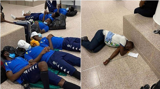خوابیدن اوبامیانگ و هم‌تیمی‌ها در کف فرودگاه