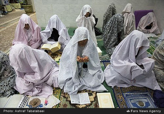 عکس: احیای نوزدهم رمضان در ندامتگاه زنان