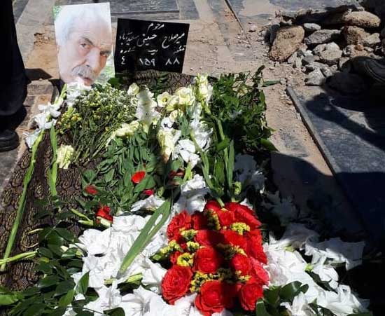 تدفین میرصلاح حسینی در جوار نعمت‌الله گرجی