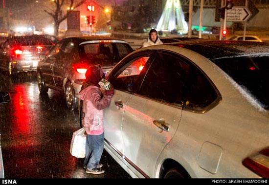 عکس: شب برفی زیباست اما نه برای همه...