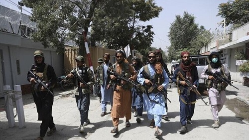 طالبان ۸ داعشی را در کابل کشت