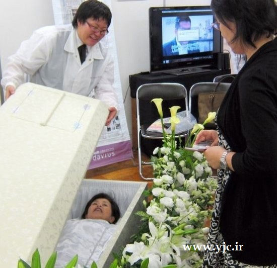 تجربه مرگ، سرگرمی جدید ژاپنی‌ها +عکس